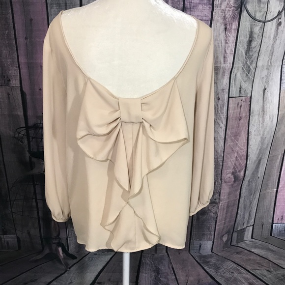 Cream Colored Flowy Blouse - Picture 3 of 4